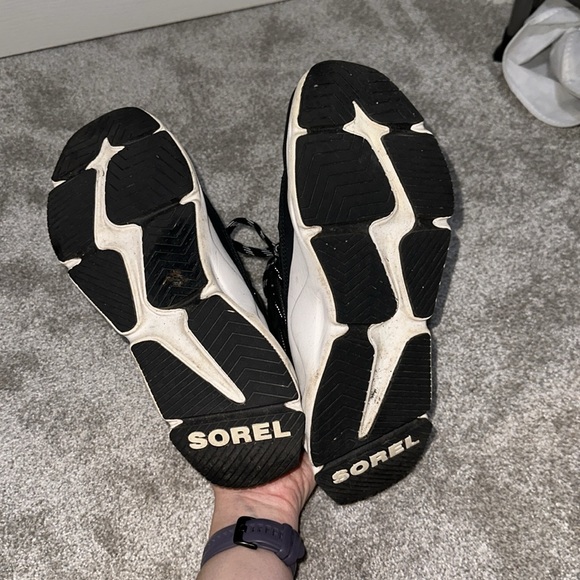 Sorel Women's Kinetic RNEGD Storm Boot. Black. Great condition. Size 7.5. - Picture 10 of 12